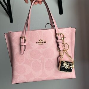 Chic Black Purse Charm👛🖤